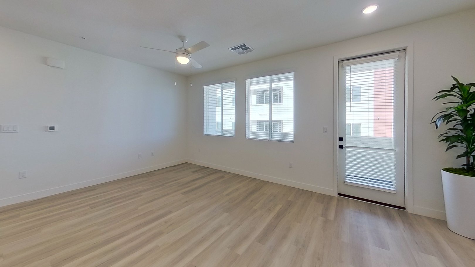 Oasis (2 Bed/2 Bath) thumbnail