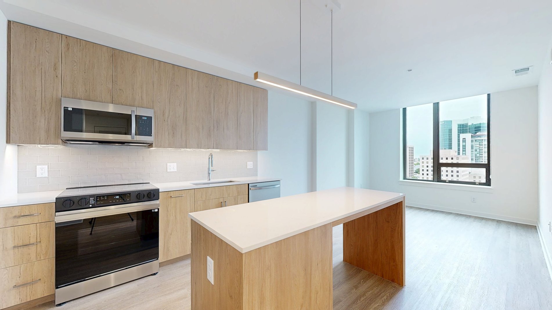 2BR, 1BA - 687SF thumbnail