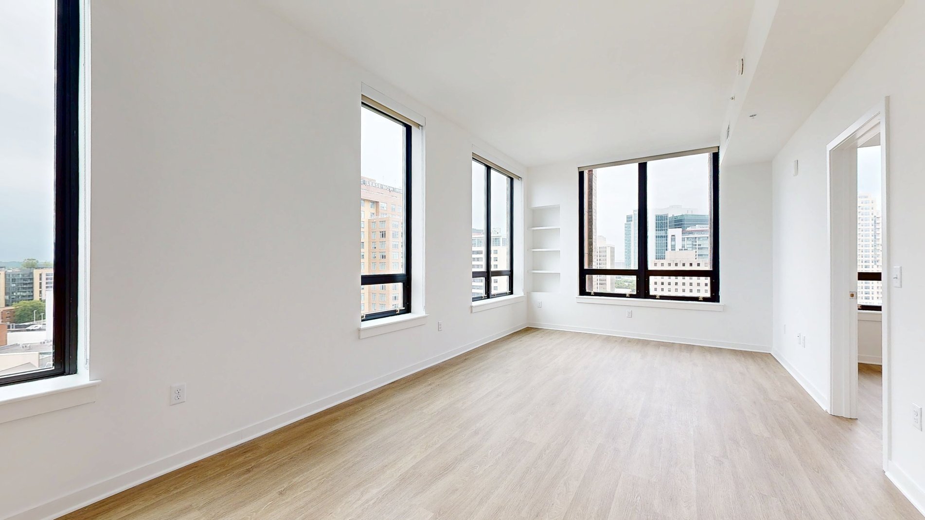 2BR, 2BA - 942SF thumbnail